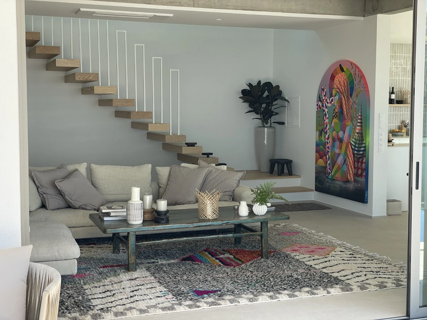 Wohnraumgestaltung auf Madeira – Interior Design mit Ausblick auf Natur.